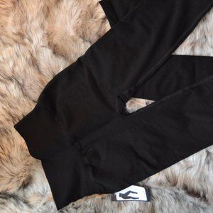 Black Leggings (says Large but isn't)